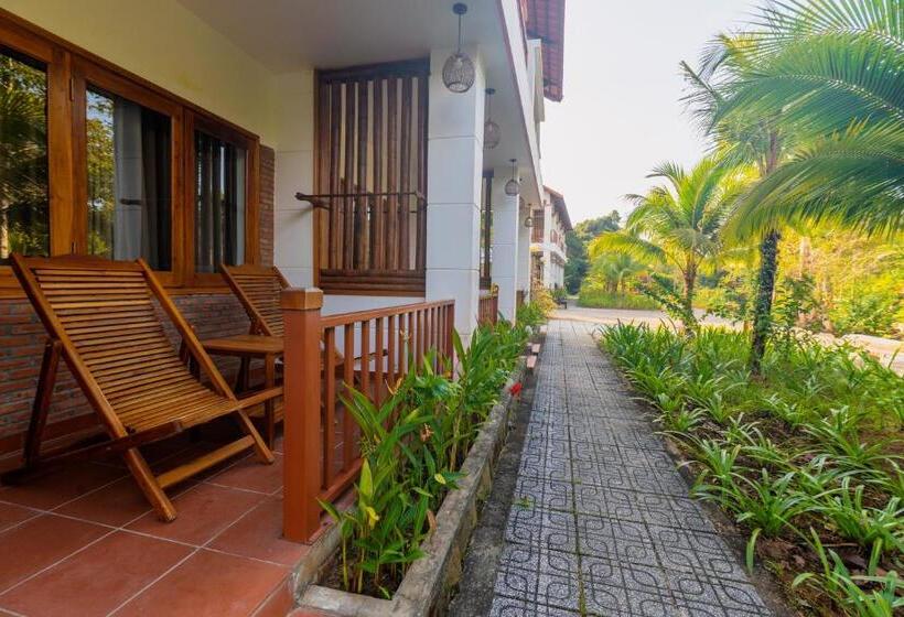اتاق لوکس با چشمانداز باغ, The Garden House Phu Quoc Resort