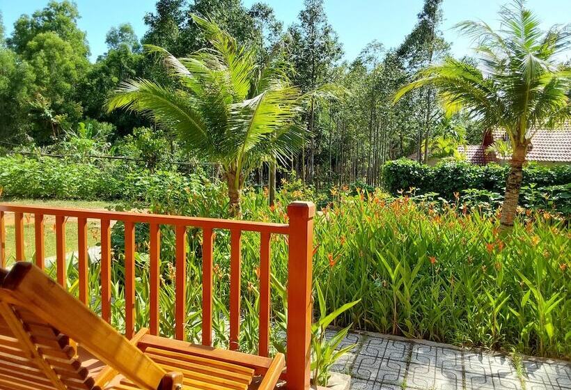 اتاق لوکس با چشمانداز باغ, The Garden House Phu Quoc Resort