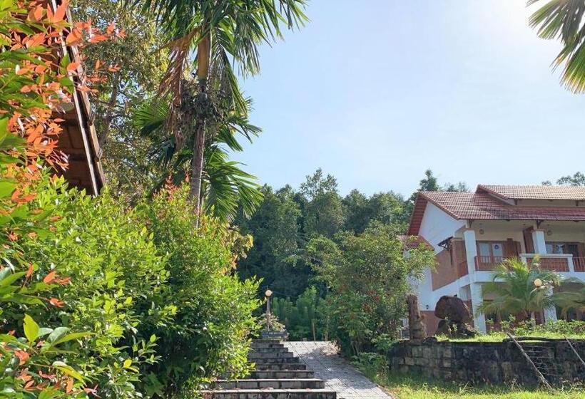 اتاق لوکس با چشمانداز باغ, The Garden House Phu Quoc Resort