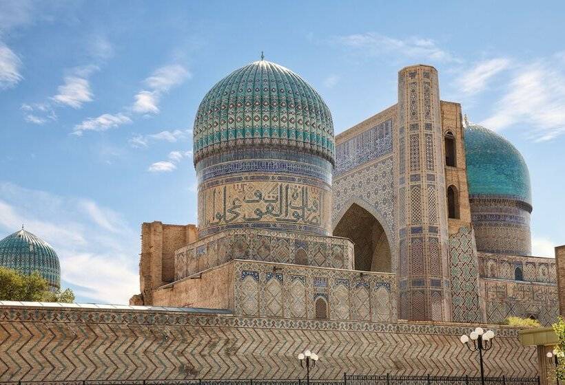 غرفة قياسية, Billuri Sitora