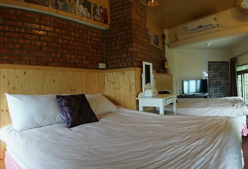 اتاق استاندارد چهار تخته, Linyuan Village