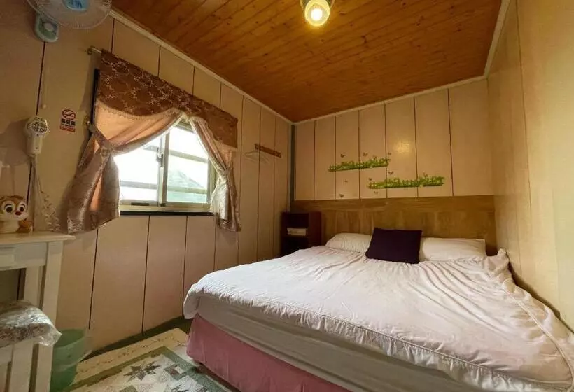 اتاق استاندارد با سرویس بهداشتی مشترک, Linyuan Village