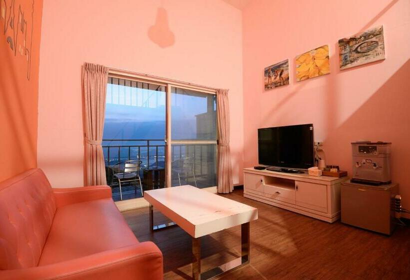 اتاق استاندارد چهار تخته با چشم‌انداز دریا, Blue Sky B&b