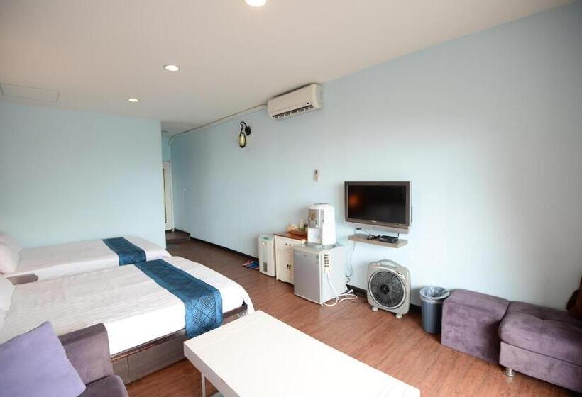 اتاق استاندارد چهارنفره با بالکن, Blue Sky B&b