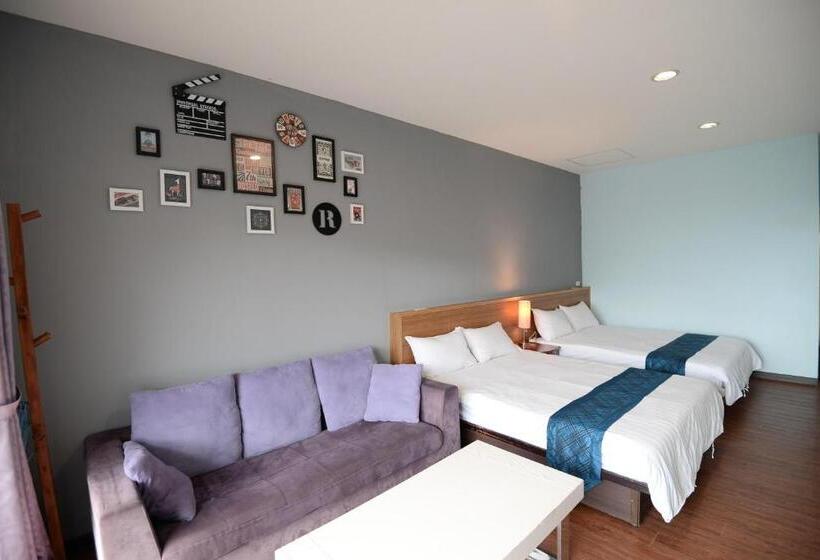 اتاق استاندارد چهارنفره با بالکن, Blue Sky B&b