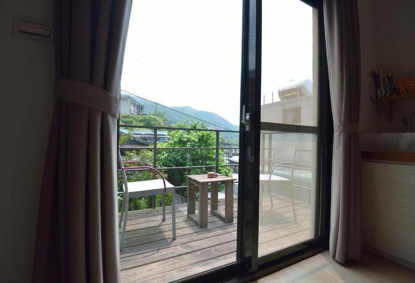 اتاق استاندارد با چشمانداز کوهستان, Blue Sky B&b