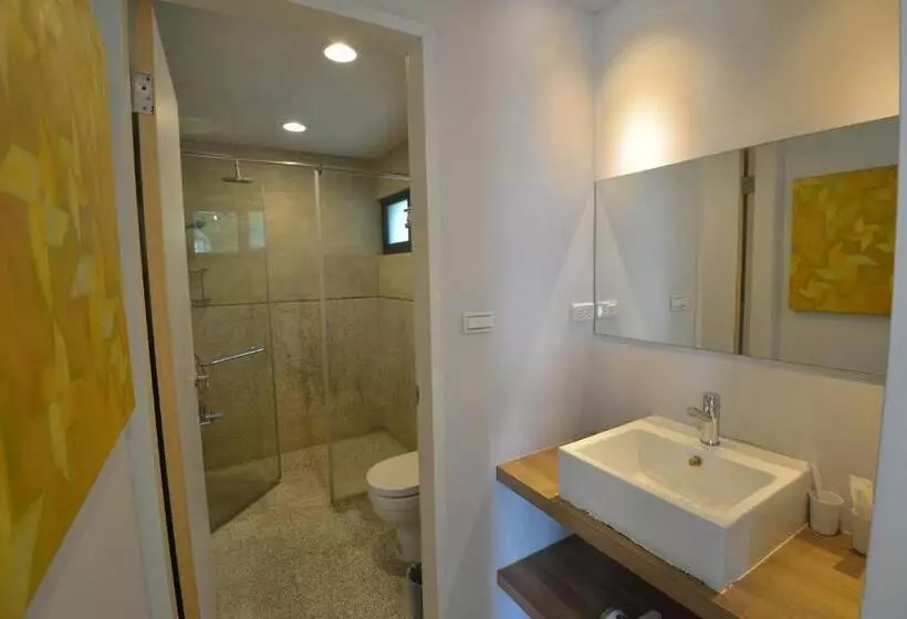اتاق استاندارد با چشمانداز کوهستان, Blue Sky B&b