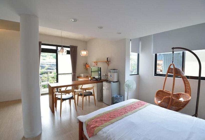 اتاق استاندارد با چشم‌انداز کوهستان, Blue Sky B&b