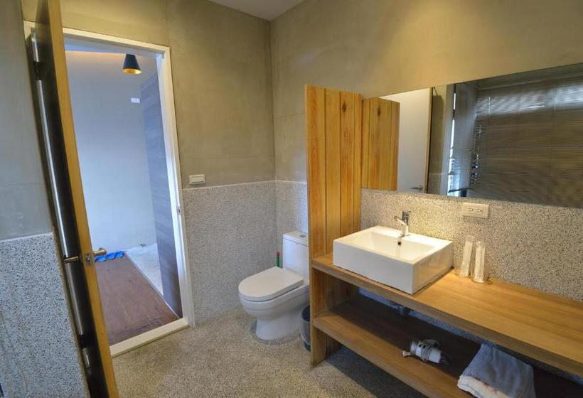 اتاق استاندارد با بالکن و چشمانداز دریا, Blue Sky B&b