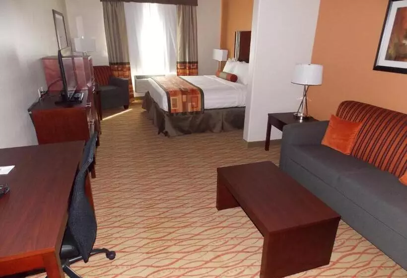 Sviitti Liikuntarajoitteisille, Best Western Plus Spring Inn & Suites