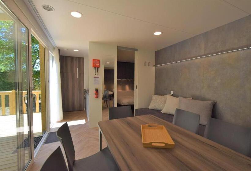 בקתת חדר, Domaine D'essendiéras