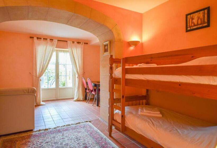 דירת חדר עם טרסה, Domaine D'essendiéras