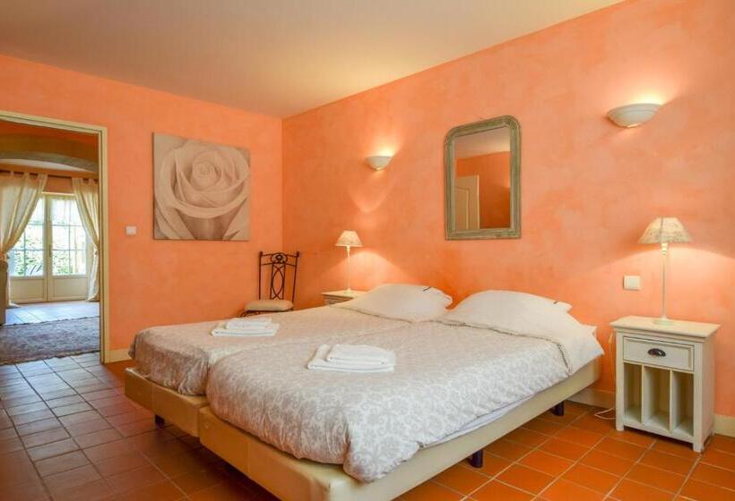 דירת חדר עם טרסה, Domaine D'essendiéras