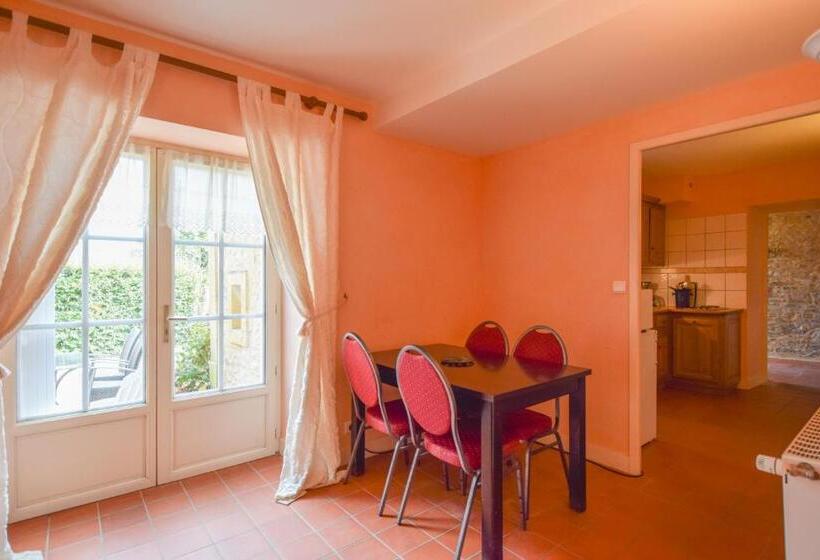 דירת חדר עם טרסה, Domaine D'essendiéras