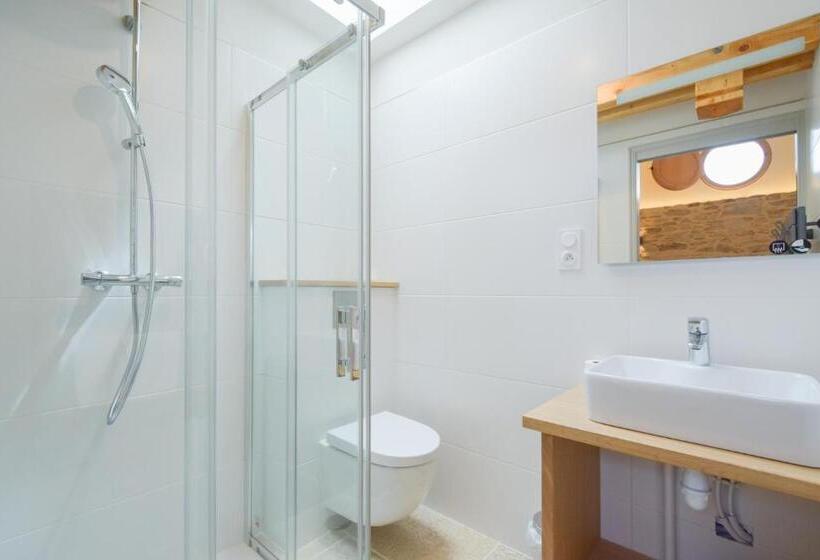 Дом 4 Спальни, Domaine D'essendiéras