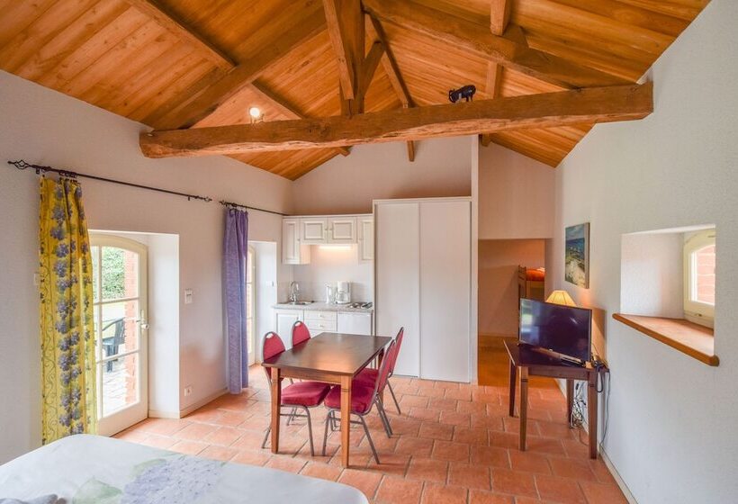 חדר סטודיו סטנדרד, Domaine D'essendiéras