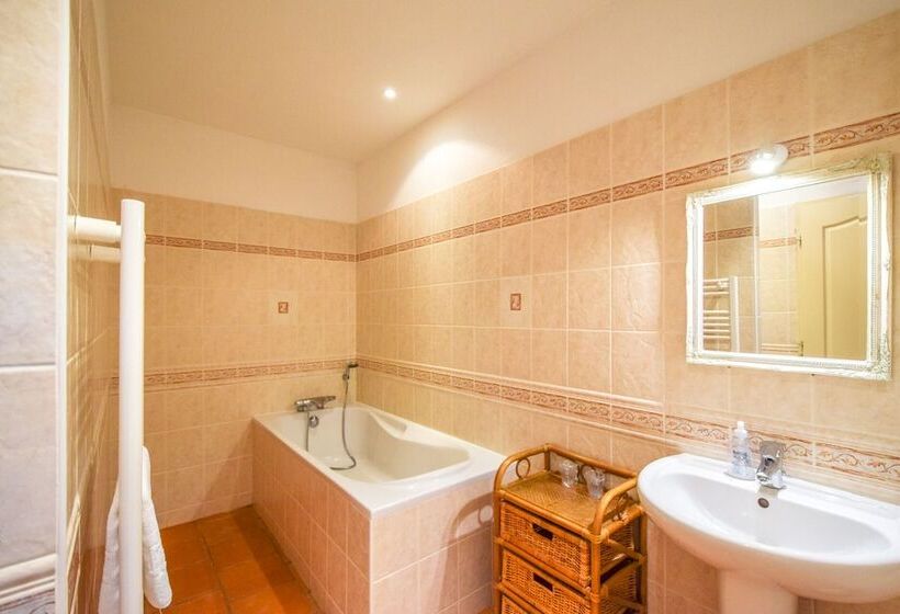 חדר סטודיו סטנדרד, Domaine D'essendiéras