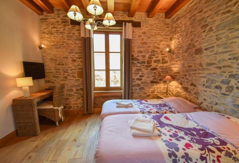 Дом 4 Спальни, Domaine D'essendiéras