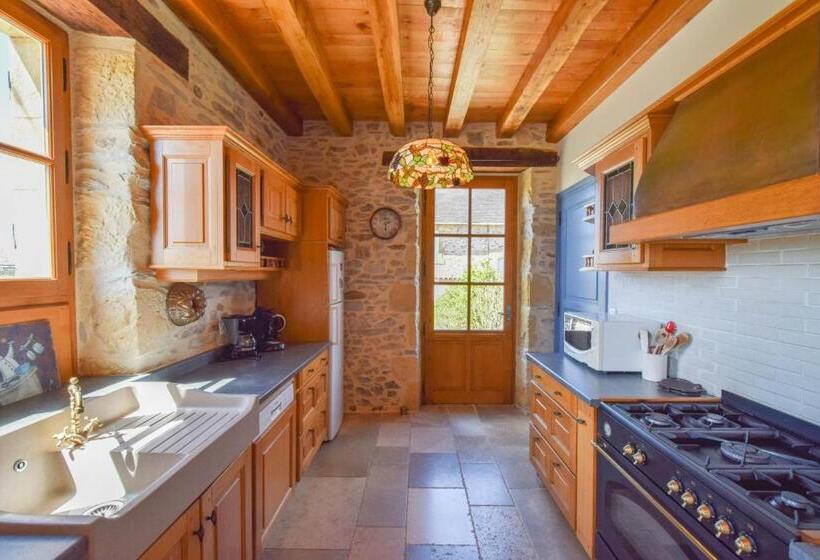 בית, 4 חדרי שינה, Domaine D'essendiéras