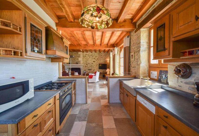 בית, 4 חדרי שינה, Domaine D'essendiéras