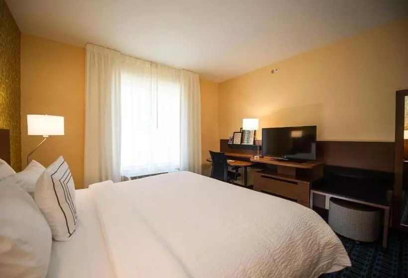 キングサイズベッドのスタンダードルーム, Fairfield By Marriott Cambridge