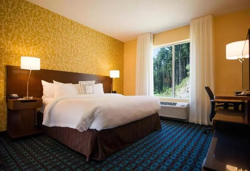 キングサイズベッドのスタンダードルーム, Fairfield By Marriott Cambridge