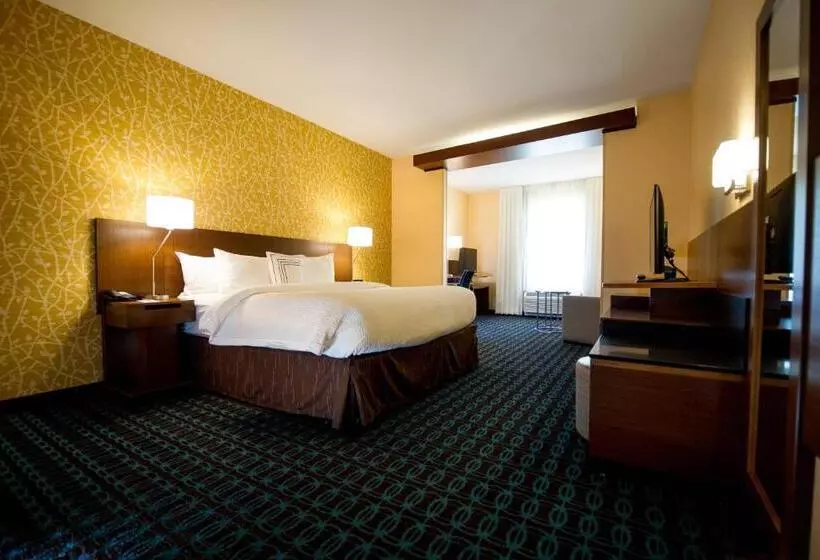 キングサイズベッドのスイートルーム, Fairfield By Marriott Cambridge