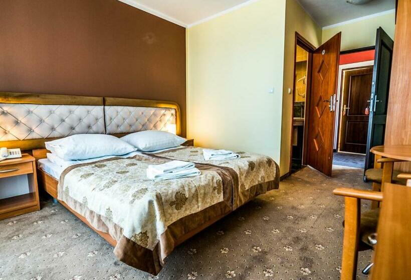 Quarto Estandar, Jantar