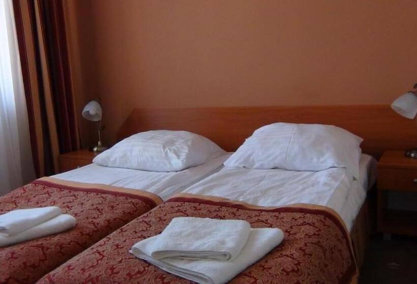 スタンダードスタジオ, Jantar