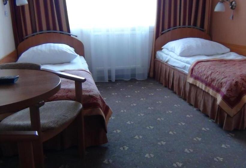 スタンダードスタジオ, Jantar