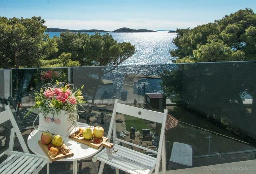 اتاق کلاسیک با چشم‌انداز دریا, Villas Arausana & Antonina