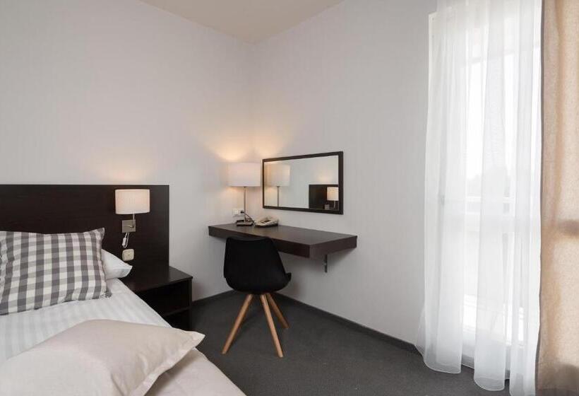 اتاق سوپریور با بالکن, Villas Arausana & Antonina
