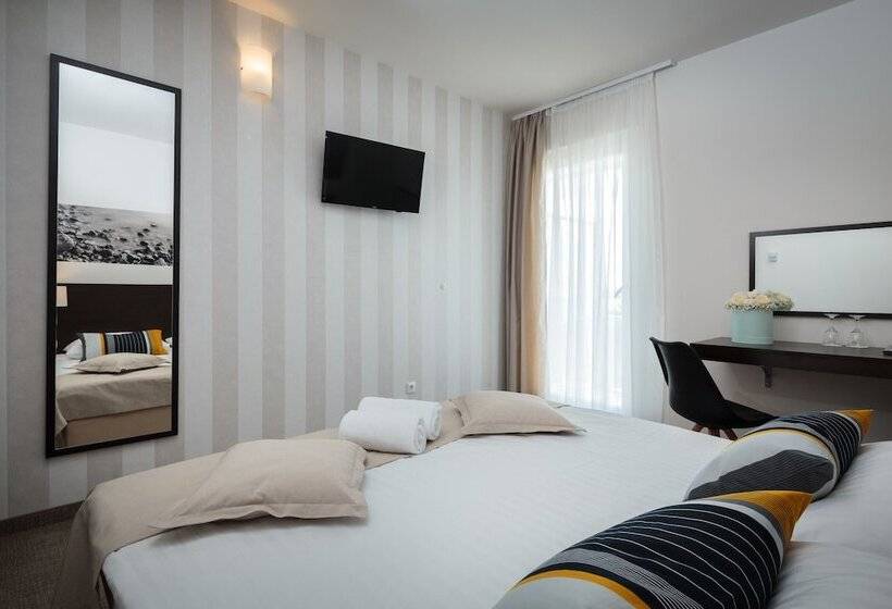 Classic room with balcony, Villas Arausana & Antonina