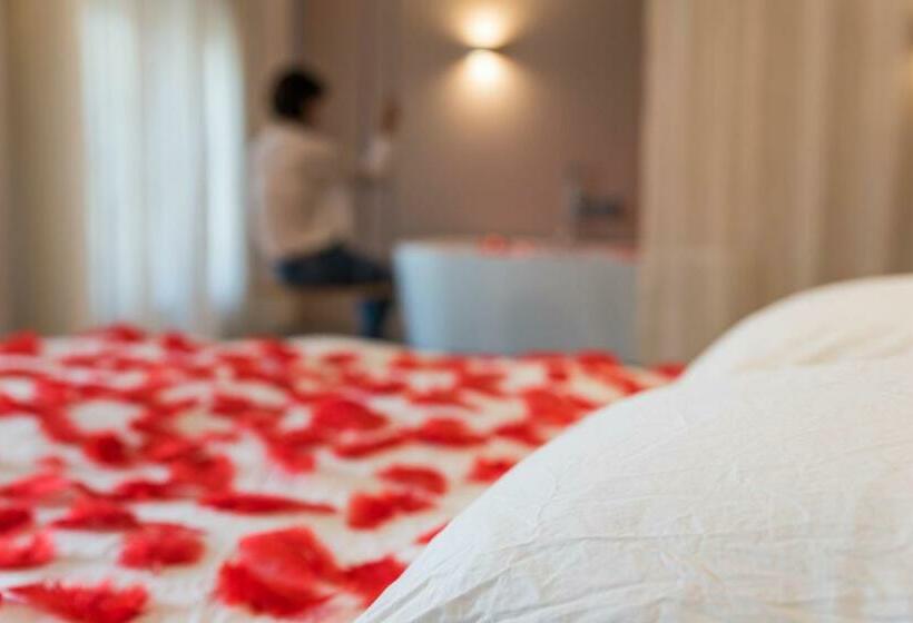 سوییت لوکس, Mihotel Sala