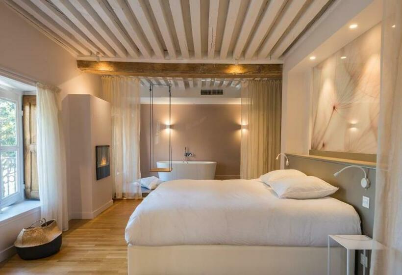 سوییت لوکس, Mihotel Sala