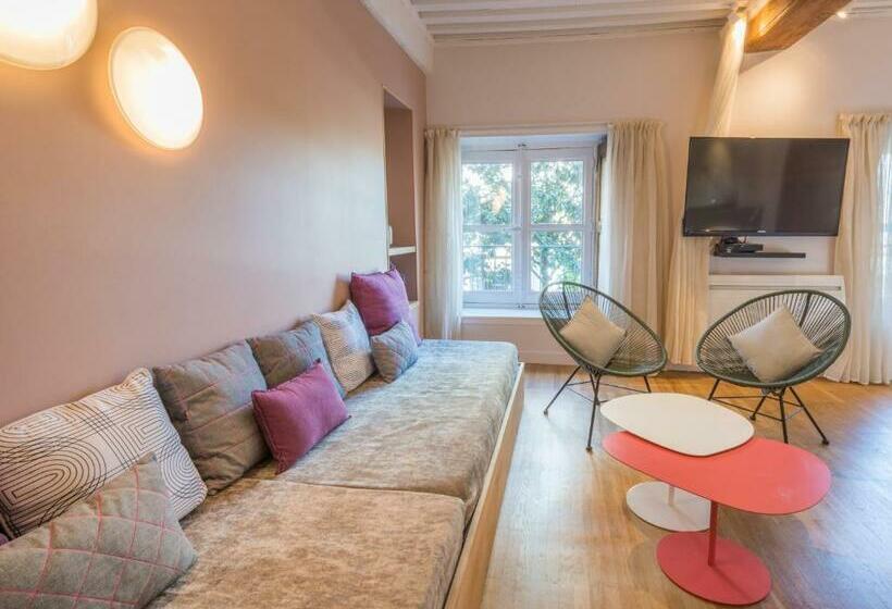 سوییت لوکس, Mihotel Sala