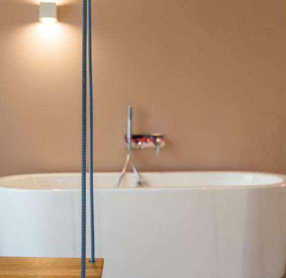 سوییت لوکس, Mihotel Sala