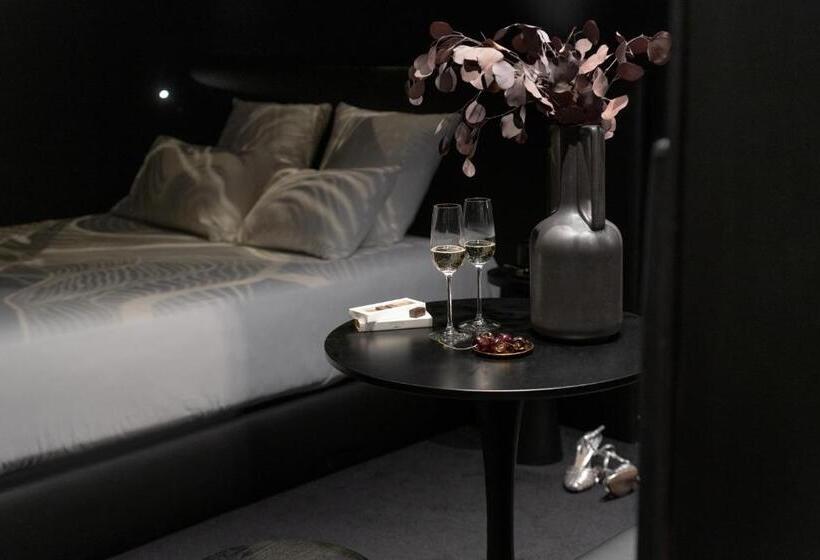 سوییت جونیور, Mihotel Sala