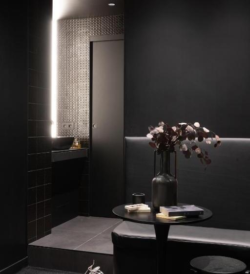 سوییت جونیور, Mihotel Sala