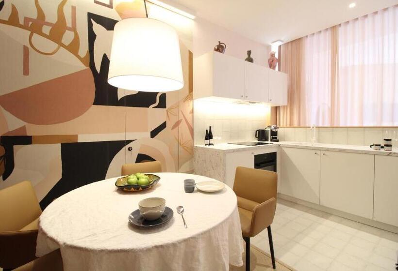 سوییت لوکس, Mihotel Sala