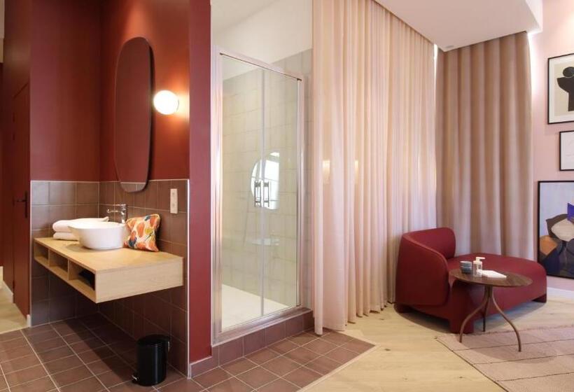 سوییت لوکس, Mihotel Sala