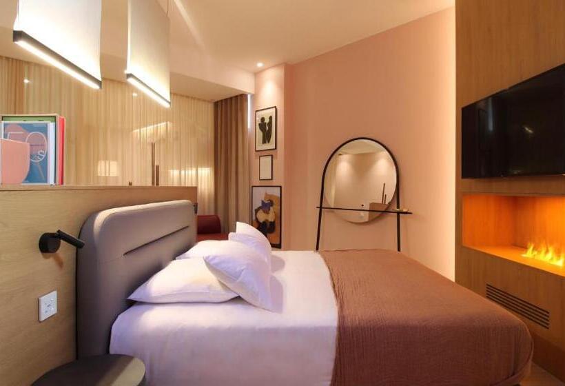 سوییت لوکس, Mihotel Sala