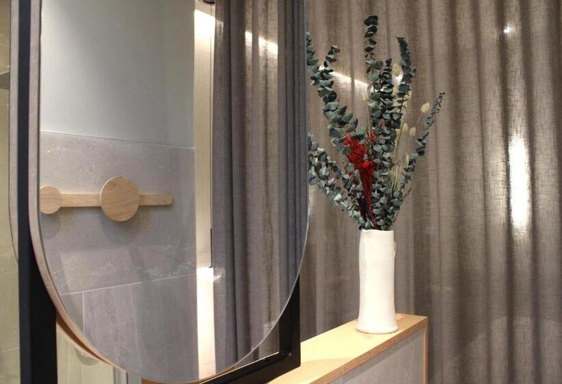 سوییت سوپریور, Mihotel Sala
