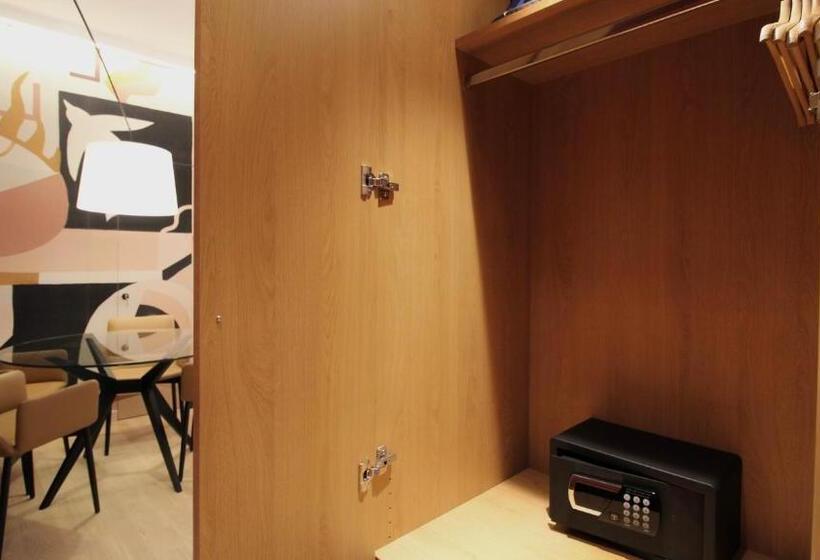 سوییت لوکس, Mihotel Sala