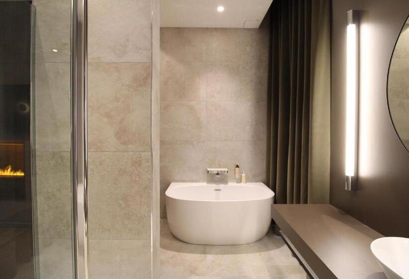 سوییت سوپریور, Mihotel Sala