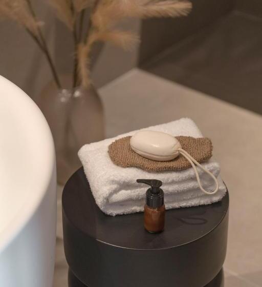 سوییت لوکس, Mihotel Sala