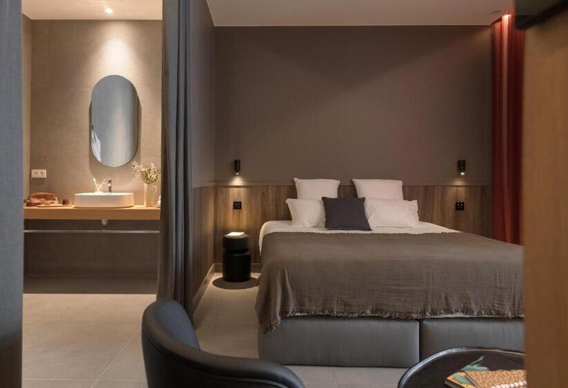 سوییت لوکس, Mihotel Sala