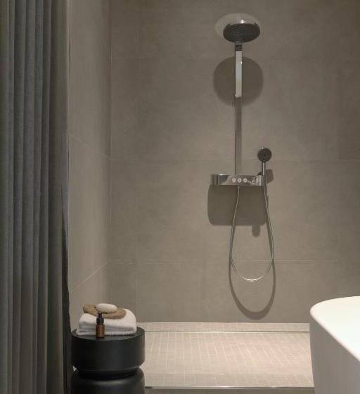 سوییت لوکس, Mihotel Sala