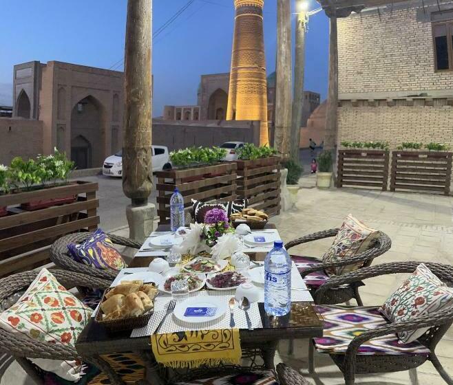 اتاق لوکس, Art Suzani National House