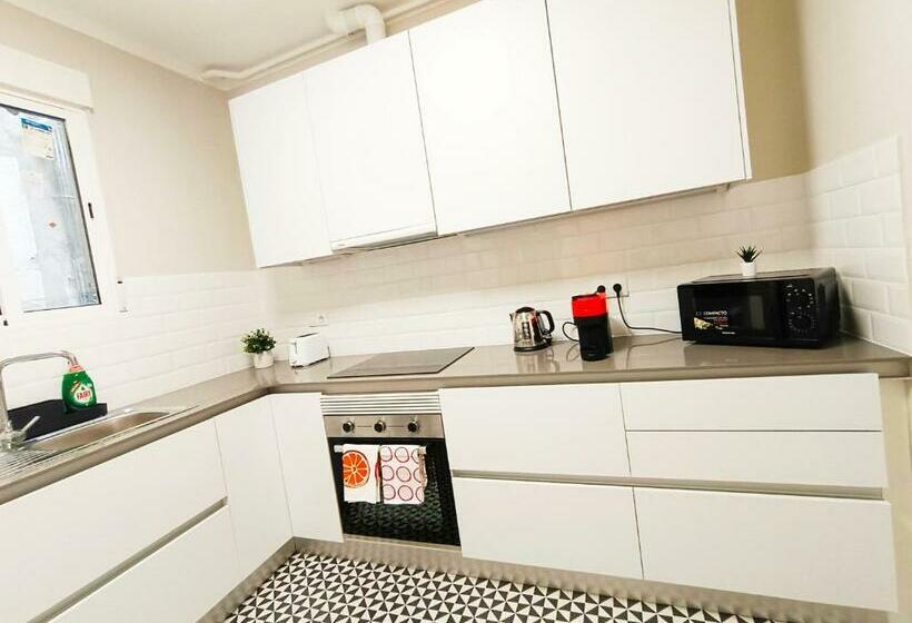 اتاق استاندارد چهارنفره با سرویس بهداشتی مشترک, Private Rooms By Plaza Catalunya